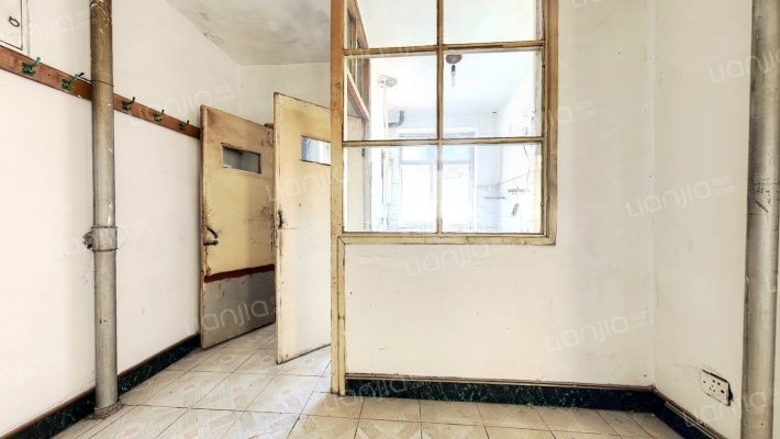 建大四小区二手房实景图