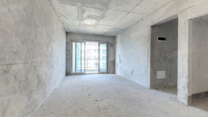 丽日湖逸家园一期二手房实景图