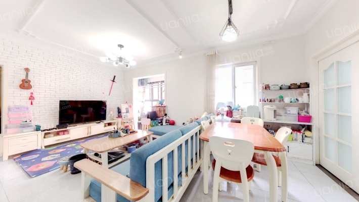 合能珍宝琥珀3期二手房实景图