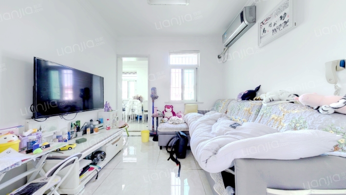 界泾港新村二手房实景图