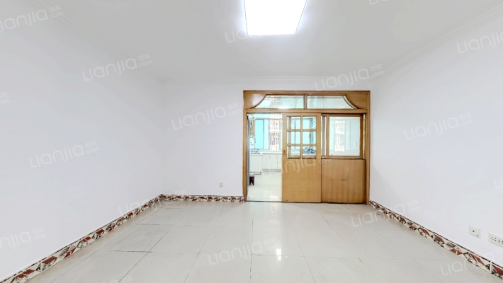 贵铁新村二手房实景图