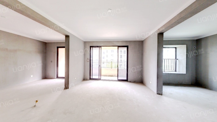 四季珑玥华府二手房实景图