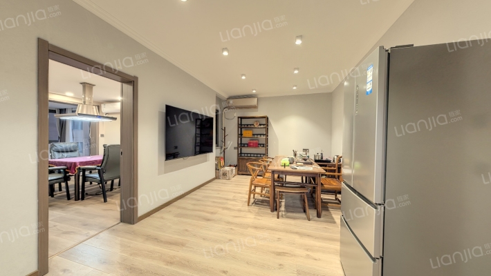 鸿岭花园东区二手房实景图