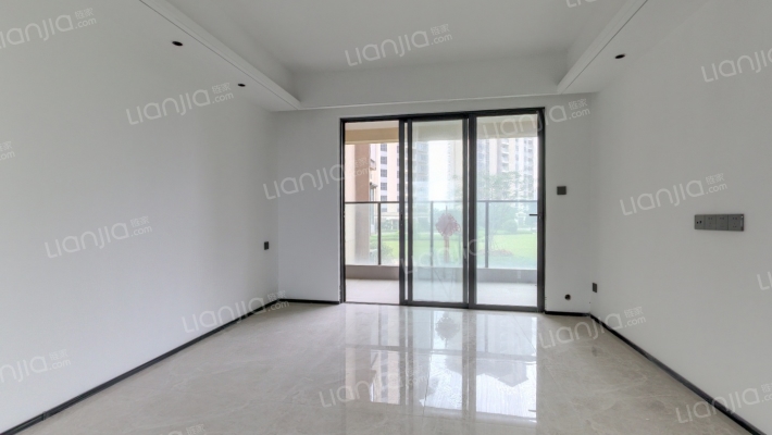 水岸君悦东方二手房实景图