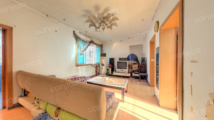 八鸽岩路117号二手房实景图