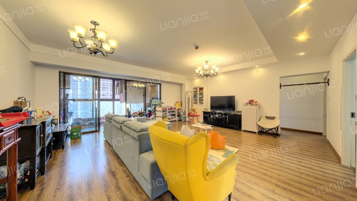 中德英伦联邦B区二手房实景图