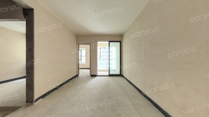 龙湖颐天展图森镜二手房实景图