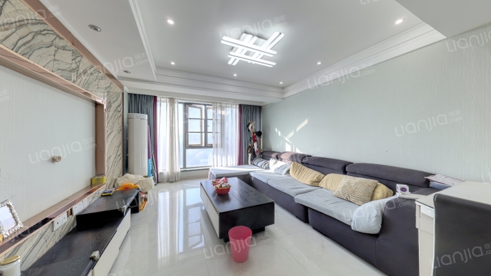 拉德芳斯二手房实景图