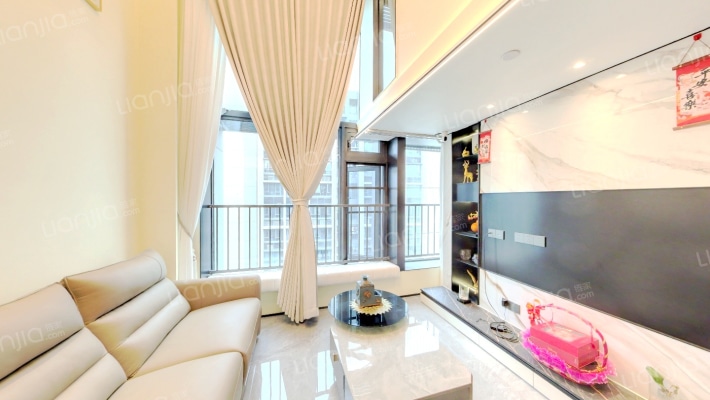 雅居乐天际715二手房实景图