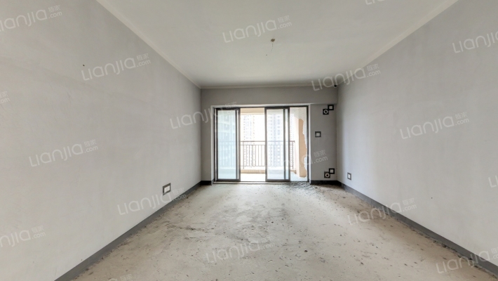 保利林语爱丁堡二手房实景图