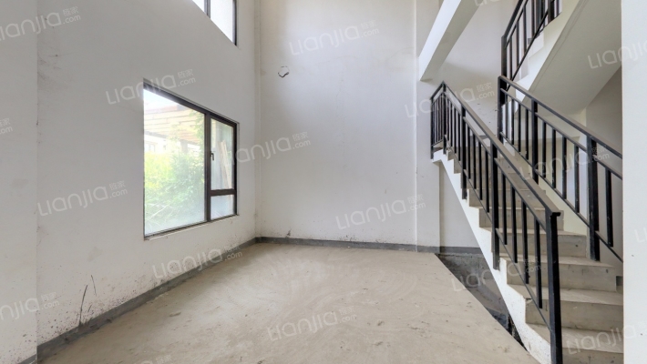 世茂龙湾二期二手房实景图