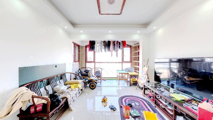 柏悦华府二手房实景图