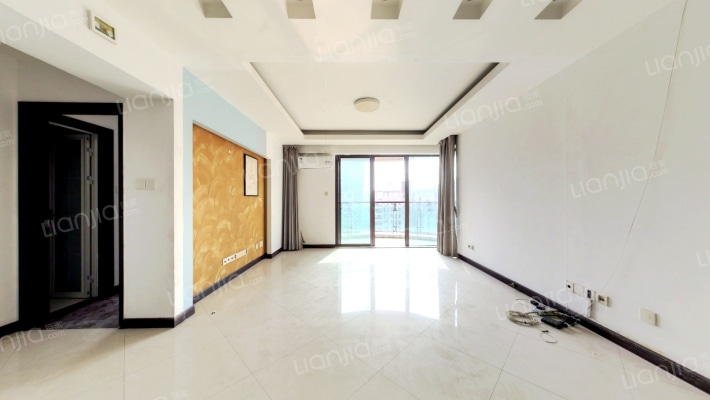 音乐广场二手房实景图