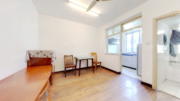 湄长新村二手房实景图