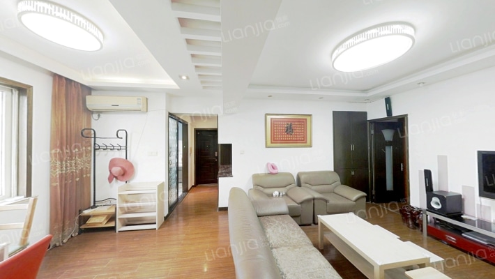 宝泰花苑二手房实景图