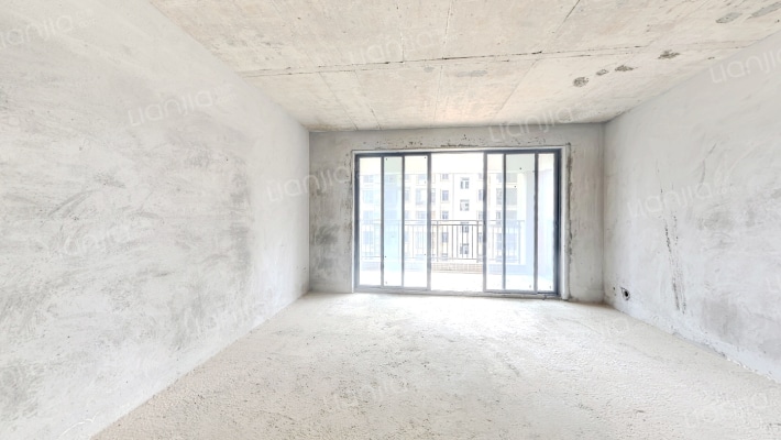 保华铂郡二手房实景图