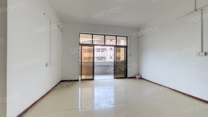 海景楼二手房实景图