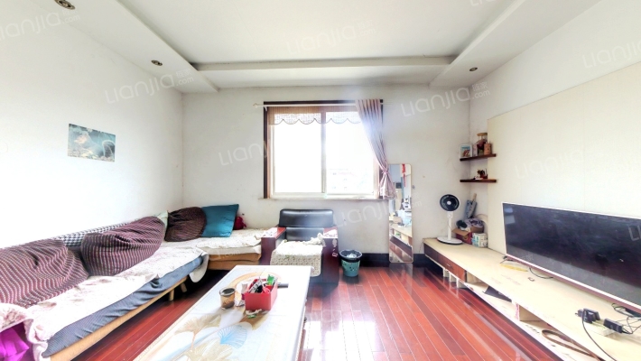 府东新村二手房实景图