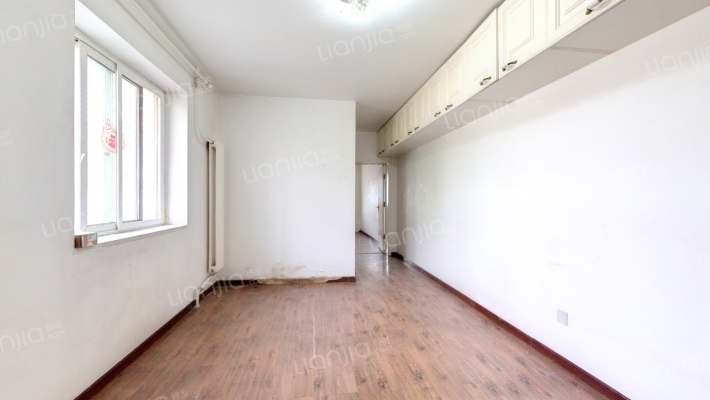 六铺炕一区6号院二手房实景图