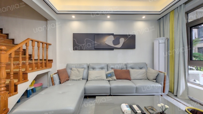 揽山墅二手房实景图