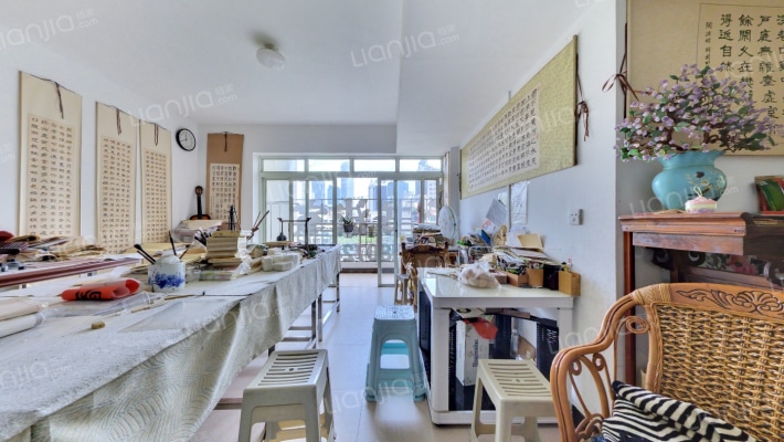 新联世纪华庭二手房实景图