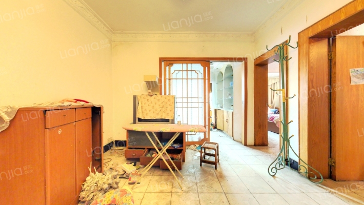 布坝子街8号二手房实景图