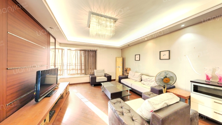 万科城市高尔夫花园二手房实景图