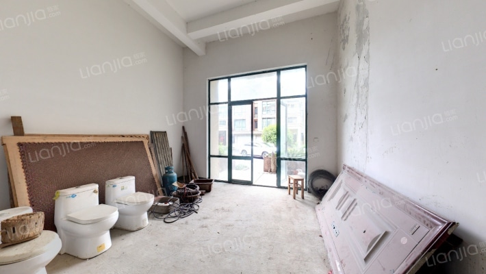 径都荷塘花苑二手房实景图