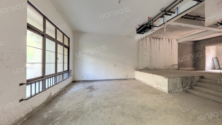 龙湖江与城原山二手房实景图