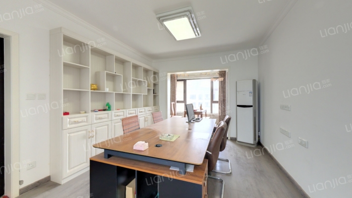 绿地滨湖国际八区二手房实景图