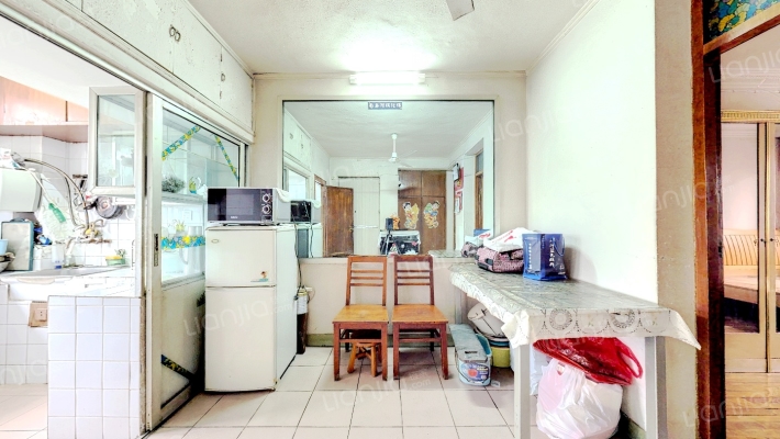 露园二手房实景图