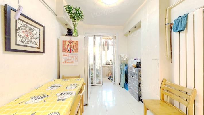 律纬路35号二手房实景图