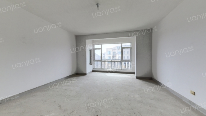 领秀翡翠山B区二手房实景图