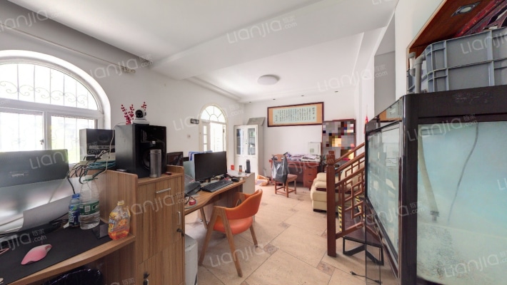 名人居二手房实景图