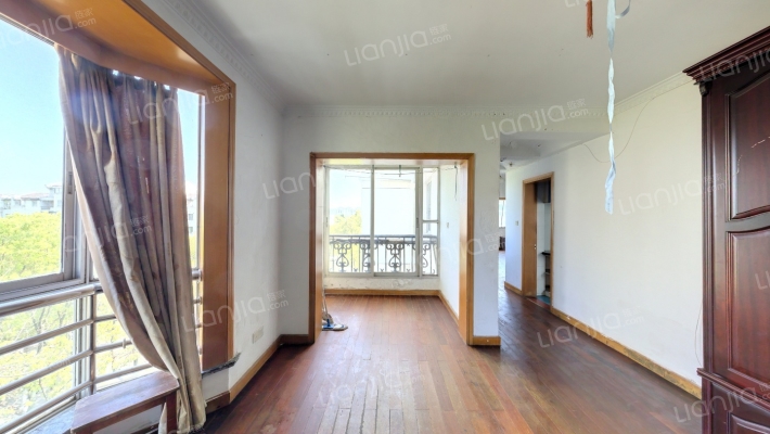 品新苑二手房实景图