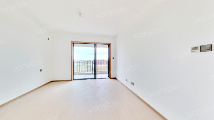 融创阿朵小镇二手房实景图