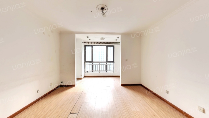 想象国际北区二手房实景图