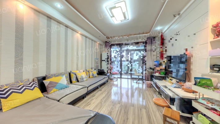 天府湾畔二手房实景图