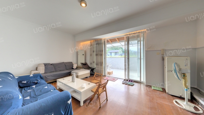 青城山房二手房实景图