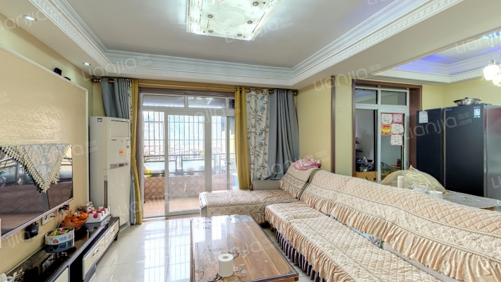 御城华府二手房实景图