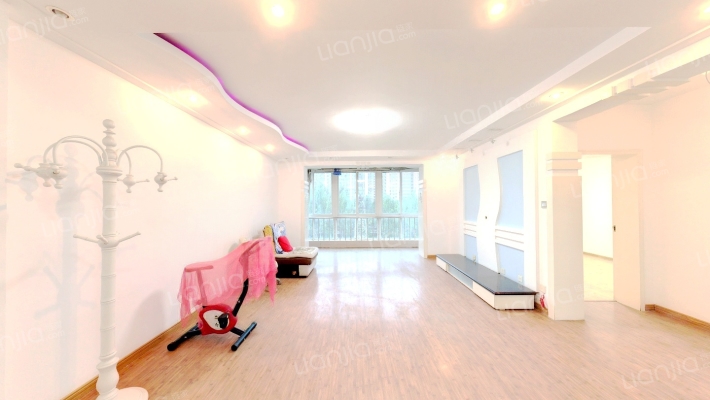 公务员小区二手房实景图