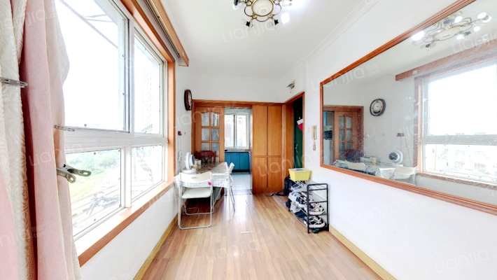 龙翔雅苑二手房实景图