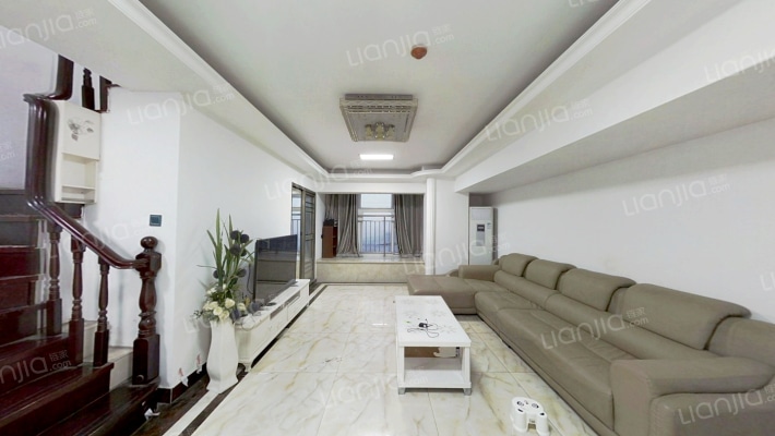 金色LOFT二手房实景图