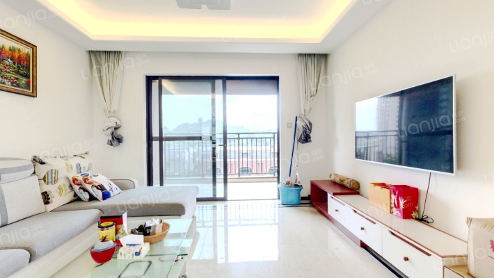 卓越维港二手房实景图