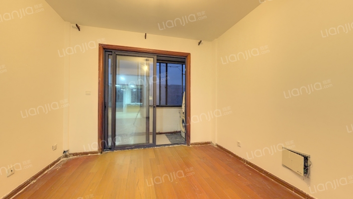 滴水湖馨苑一期二手房实景图