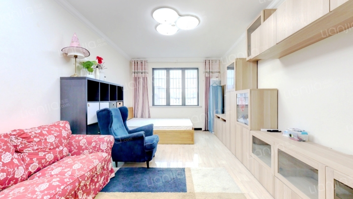 东一小区二手房实景图