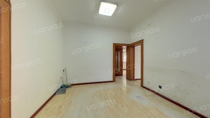 航天丙区二手房实景图