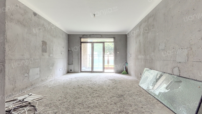 奕淳绿园二手房实景图