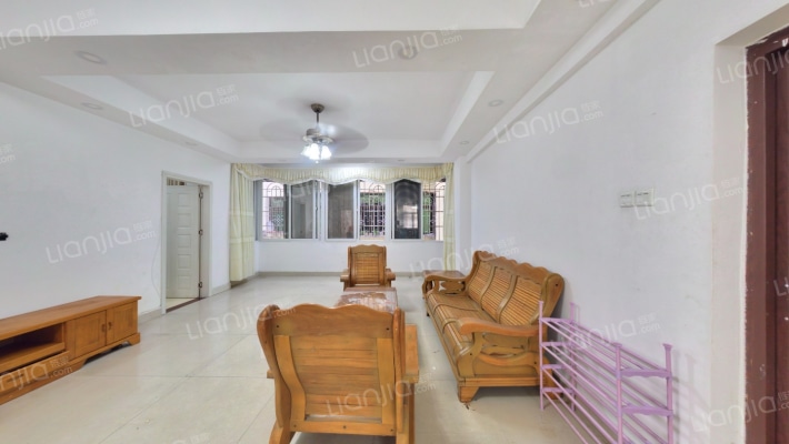 滨海公寓二手房实景图