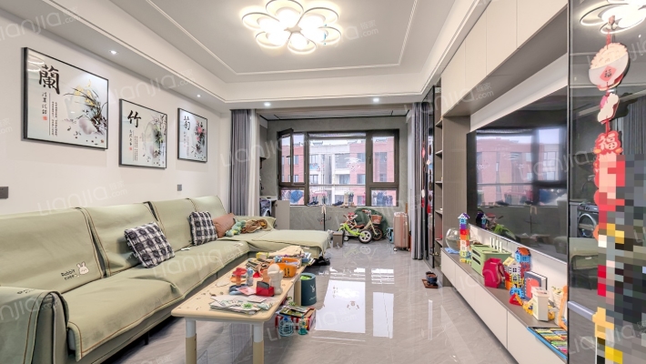 伴湖雅苑二手房实景图